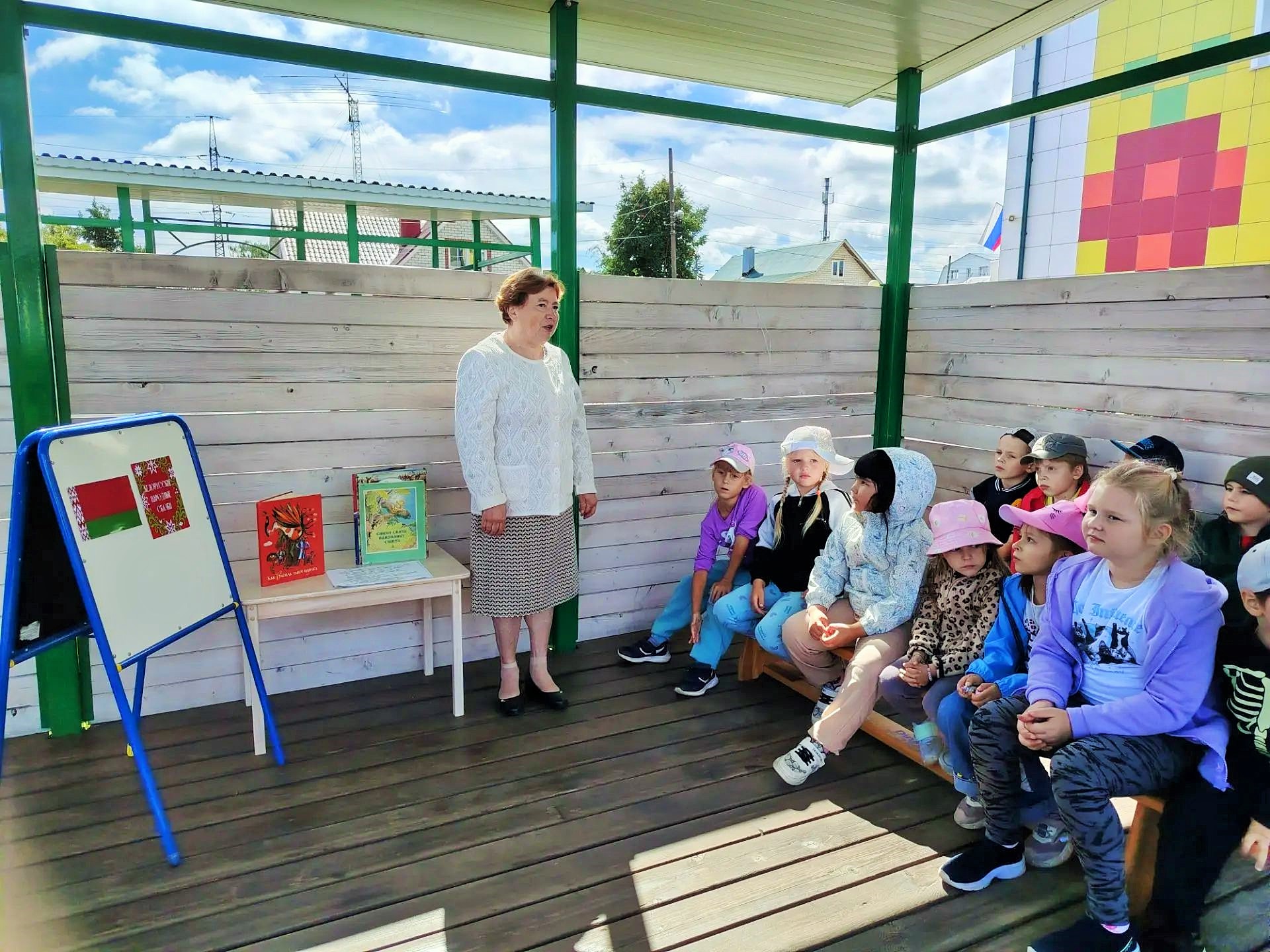 Международная акция «Книжка на ладошке»